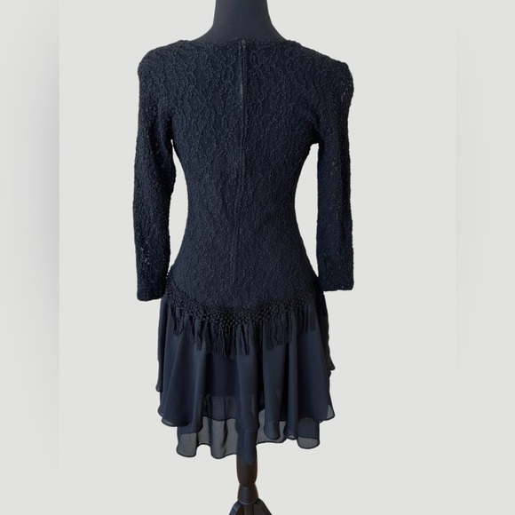 Elegant Black Lace Vintage Dress - Picture 2 of 6